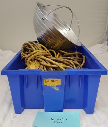 Fluorescent Portable Handheld Work Light , All Reptiles 8.5" Dome Lamp LOT-1068 - Thumbnail 2