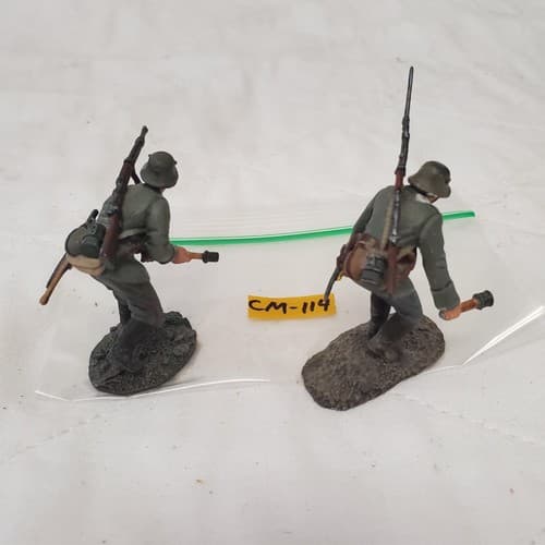 W. Britain 23055 1916-18 German Infantrys Pulling Grenade Primer CM-114 - Thumbnail 3