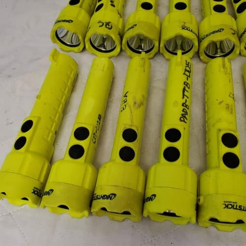 Lot of 14 Nightstick LED Flashlights Light Lamp Torch 4 AA Msha LED Bulb LOT-957 - Thumbnail 6