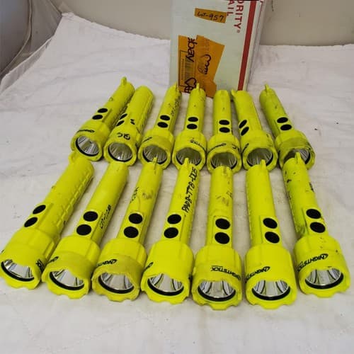 Lot of 14 Nightstick LED Flashlights Light Lamp Torch 4 AA Msha LED Bulb LOT-957 - Thumbnail 11