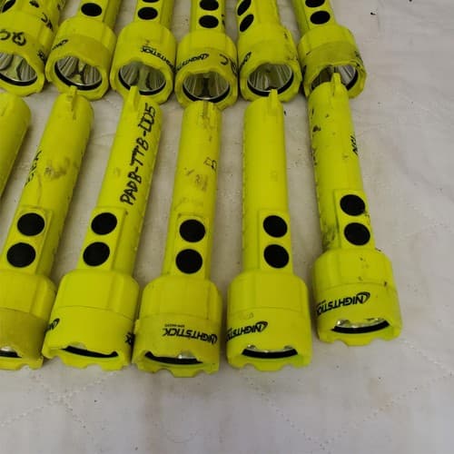 Lot of 14 Nightstick LED Flashlights Light Lamp Torch 4 AA Msha LED Bulb LOT-957 - Thumbnail 7