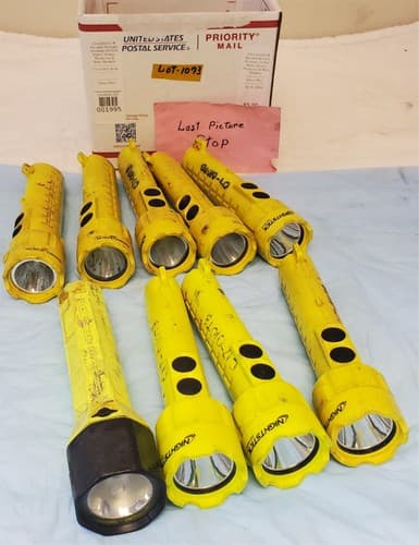 Lot of 9 Nightstick Led Flashlights Light Lamp Torch 4 AA LOT 1073 - Thumbnail 7