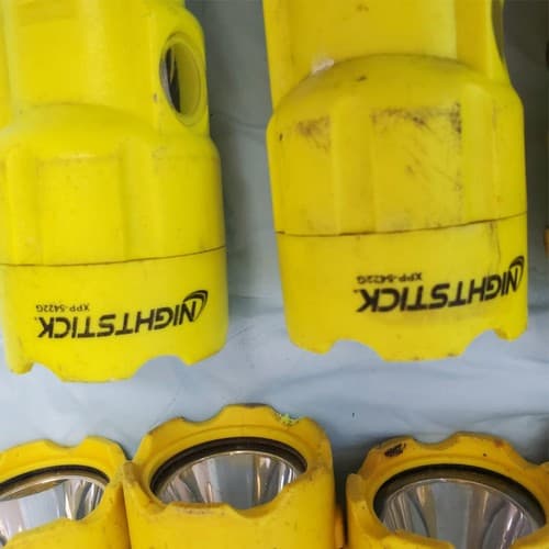 Lot of 9 Nightstick Led Flashlights Light Lamp Torch 4 AA LOT 1073 - Thumbnail 4