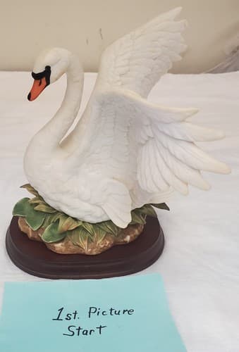 Homco 1987 White Swan Figurine Masterpiece Porcelain on Wood Base - Image 1