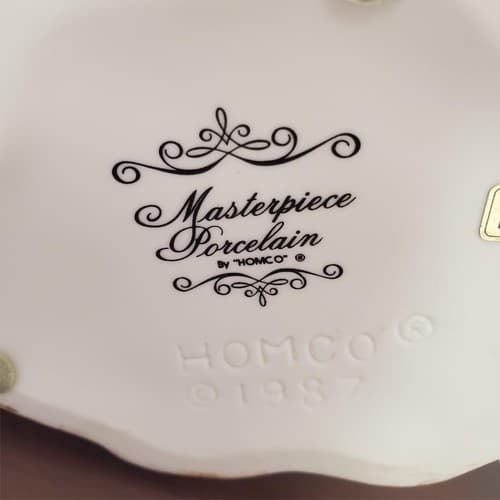 Homco 1987 White Swan Figurine Masterpiece Porcelain on Wood Base - Thumbnail 3