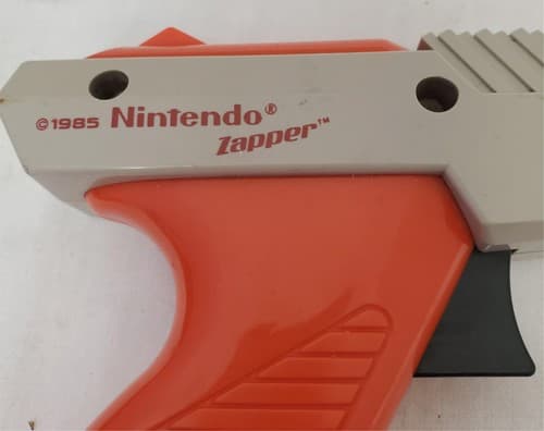 1985 Nintendo Zapper NES-005 Orange Light Gun - Thumbnail 2