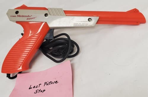 1985 Nintendo Zapper NES-005 Orange Light Gun - Thumbnail 7