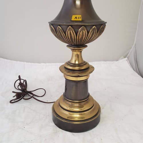Vintage Stiffel Brass Urn Portable Table Lamp A11 - Thumbnail 3
