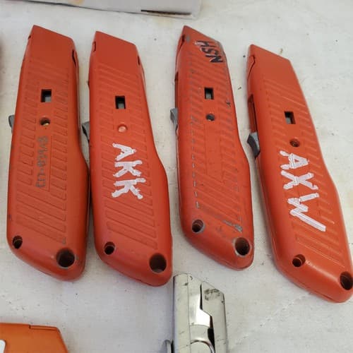 Lot of 11 Wiss Wk8v Retractable Utility Knife With 3 Blades Carde LOT-529 - Thumbnail 4