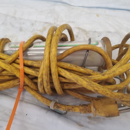 Vintage General Manufacturing Fluorescent Hand Lamp Fluorescent Light - Yellow - Thumbnail 12