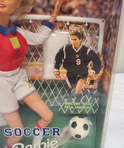 Barbie Soccer Doll Mia Hamm 1999 USA World Cup #20151 Mattel Kicks & Throws - Thumbnail 5