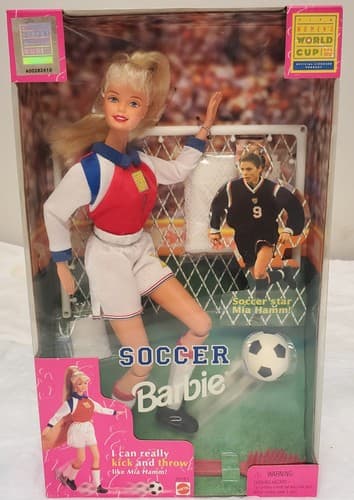 Barbie Soccer Doll Mia Hamm 1999 USA World Cup #20151 Mattel Kicks & Throws - Thumbnail 2