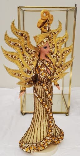Vintage 1995 Bob Mackie Goddess of the Sun Barbie #14056 Limited Edition. - Thumbnail 6