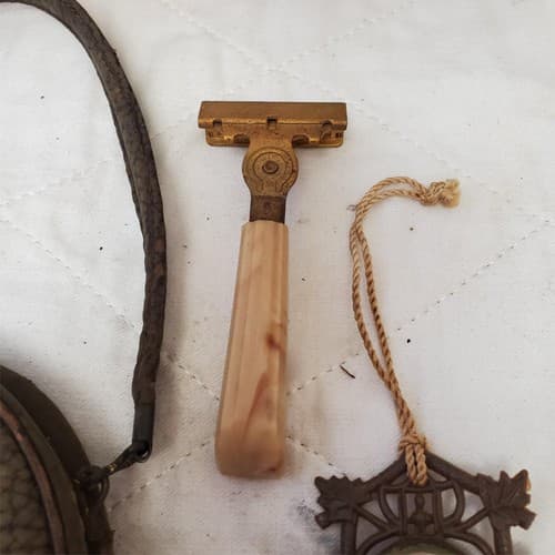 Lot of 4 Vintage Max Keller Travel Shaving Kit – Safety Razor, Containers & Leat - Thumbnail 4