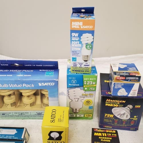 Lot of Multi Brand Assorted Light Bulbs Reflectors - Thumbnail 4