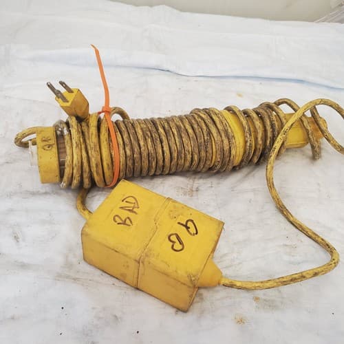 General Manufacturing Fluorescent Hand Lamp Fluorescent Light - Yellow - Thumbnail 3