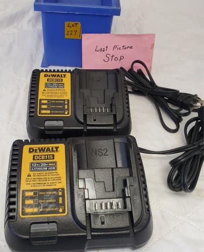 Lot of 2 Dewalt DCB115 RAPID 12-20V MAX FAST Battery Charger LOT-227 - Thumbnail 7