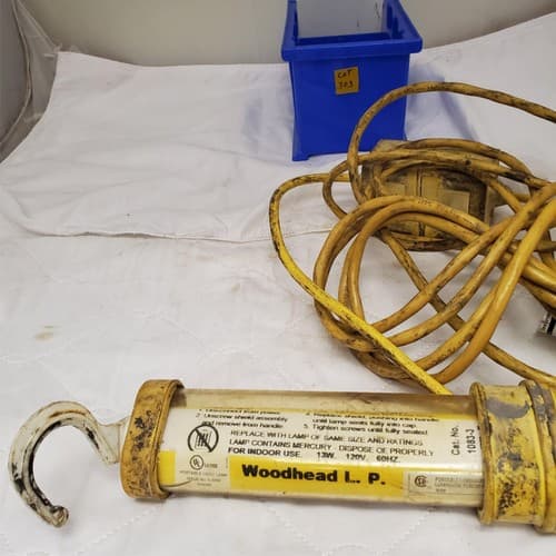 Woodhead Fluorescent 13W 120V Portable Handheld Work Light LOT-303 - Thumbnail 4