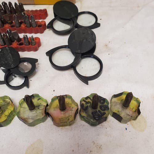 Lot of Screwdriver Bits and Magnifying Tools - Thumbnail 5