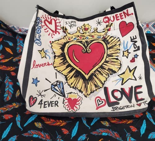 Brighton Queen of Love Canvas Tote & David Textiles Feather Pattern Fabric Quilt - Thumbnail 7