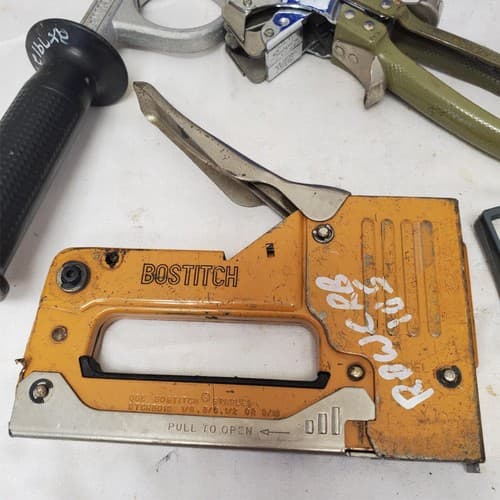 Lot of 8 Assorted Bostitch Stapler, Dividers Breaker Bar & More Tool LOT-116 - Thumbnail 5