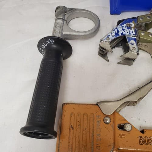 Lot of 8 Assorted Bostitch Stapler, Dividers Breaker Bar & More Tool LOT-116 - Thumbnail 8