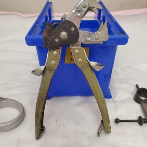 Lot of 8 Assorted Bostitch Stapler, Dividers Breaker Bar & More Tool LOT-116 - Thumbnail 11