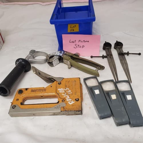 Lot of 8 Assorted Bostitch Stapler, Dividers Breaker Bar & More Tool LOT-116 - Thumbnail 15
