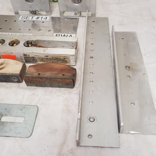 Lot of Measurement and Tooling Brackets Tools - Thumbnail 7