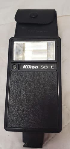 Nikon SB-E Speedlight Shoe Mount Flash with Nikon SS-10 Case - Thumbnail 6
