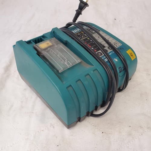 Makita DC18RA T Lithium Ion Rapid Fast Charger 240W 50-60Hz #4 - Thumbnail 5
