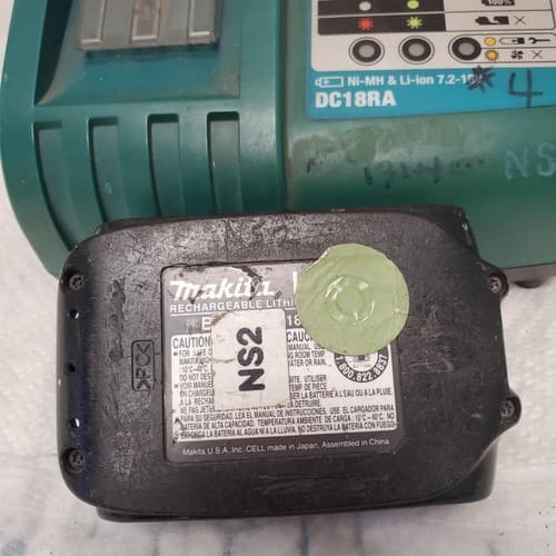 Makita DC18RA S 120V240 WATT 702-18V Ni-Mh & Li-ion Battery Fast Charger LOT-521 - Thumbnail 4