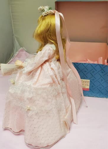 Madame Alexander #1546 Cinderella Doll with Box & Stand - Thumbnail 5