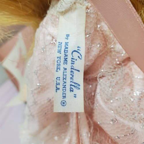 Madame Alexander #1546 Cinderella Doll with Box & Stand - Thumbnail 6