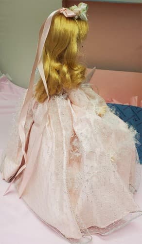 Madame Alexander #1546 Cinderella Doll with Box & Stand - Thumbnail 7