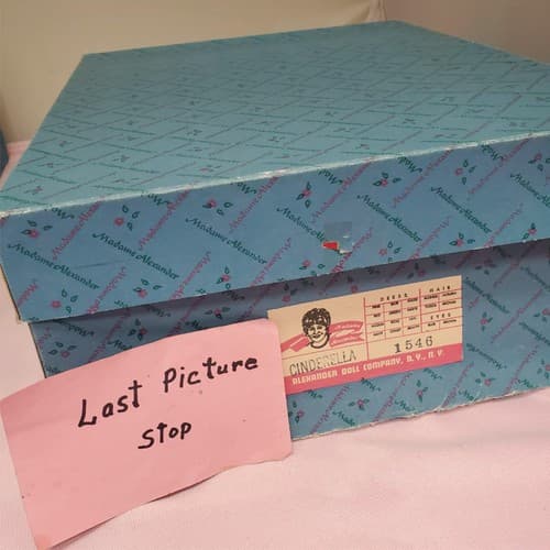 Madame Alexander #1546 Cinderella Doll with Box & Stand - Thumbnail 11