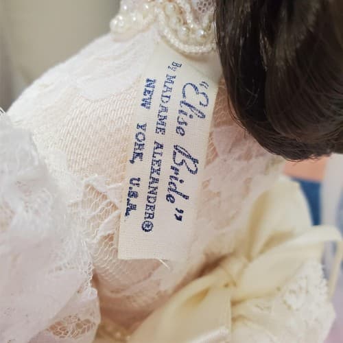 Madame Alexander #1685 Elise Bride Doll with Box & Stand - Thumbnail 9