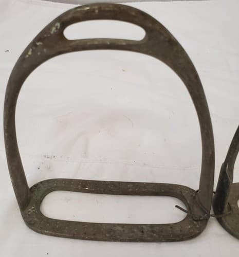 Pair of Vintage Metal Horse Feet Pedal Stirrup - Thumbnail 3