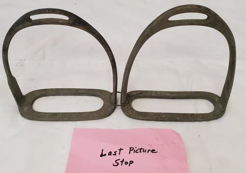 Pair of Vintage Metal Horse Feet Pedal Stirrup - Thumbnail 5