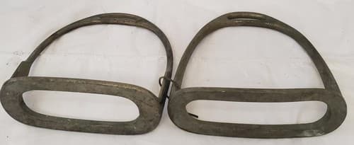 Pair of Vintage Metal Horse Feet Pedal Stirrup - Thumbnail 4