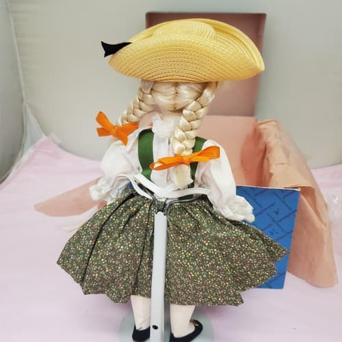 Madame Alexander #1580 Heidi Miniature Doll with Box & Stand - Thumbnail 8