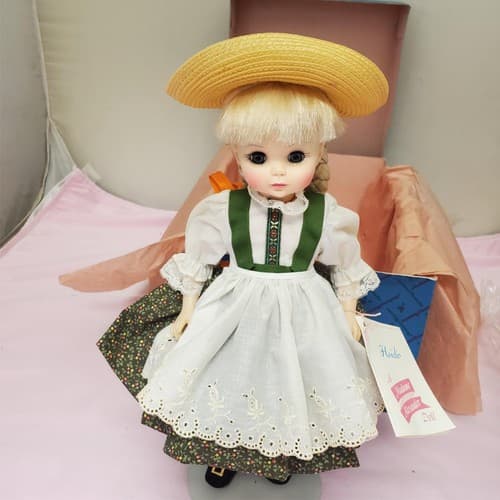 Madame Alexander #1580 Heidi Miniature Doll with Box & Stand - Thumbnail 4
