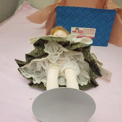 Madame Alexander #1580 Heidi Miniature Doll with Box & Stand - Thumbnail 10