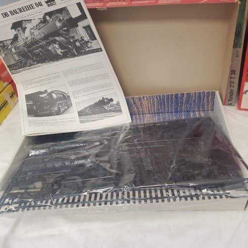 Lot of 4 ESCI & Revel 2162 1/87 Schnellzug-Lokomotive Baureihe Plastic Model kit - Thumbnail 9