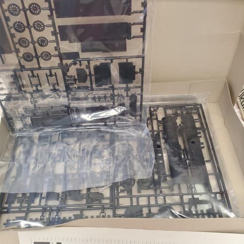 Lot of 4 ESCI & Revel 2162 1/87 Schnellzug-Lokomotive Baureihe Plastic Model kit - Thumbnail 15