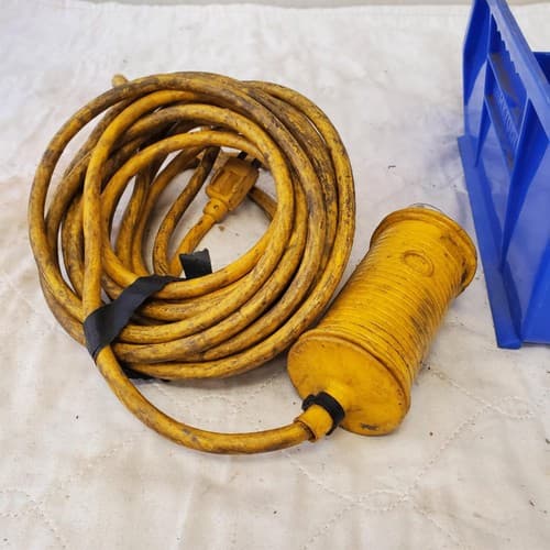 Heavy Duty Electric Portable Light Bulb Connector LOT 26 - Image 1