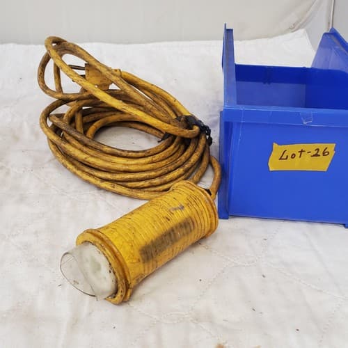 Heavy Duty Electric Portable Light Bulb Connector LOT 26 - Thumbnail 3