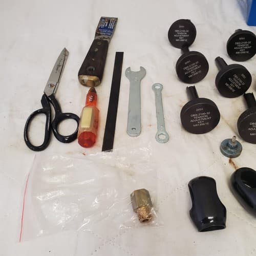 Lot of Tension Adjustment Key, Scraper Knife, Scissors & Other Tools LOT 184 - Thumbnail 7