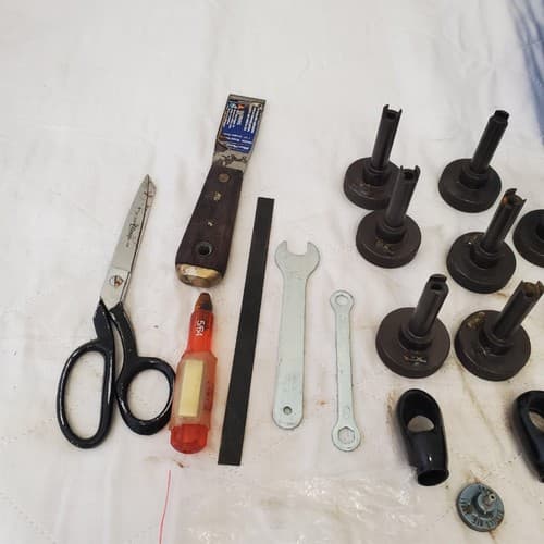 Lot of Tension Adjustment Key, Scraper Knife, Scissors & Other Tools LOT 184 - Thumbnail 9