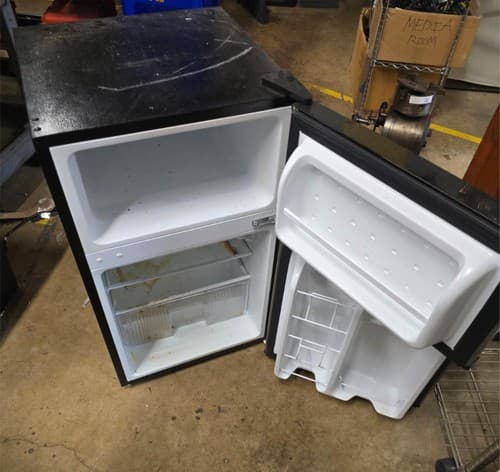 Working Electrolux FFS31B2QM Mini Refrigerator Freezer - Thumbnail 2